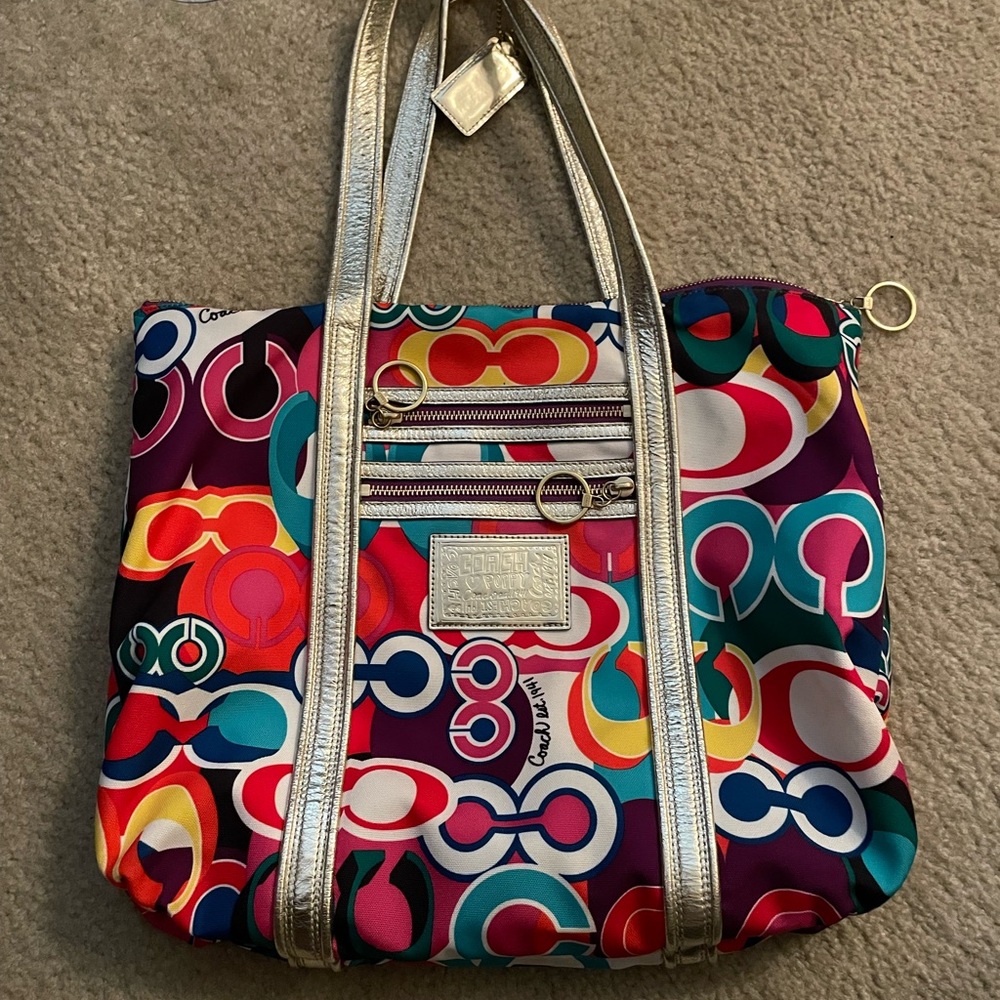 Coach Poppy Signature Multicolor Glam Tote!